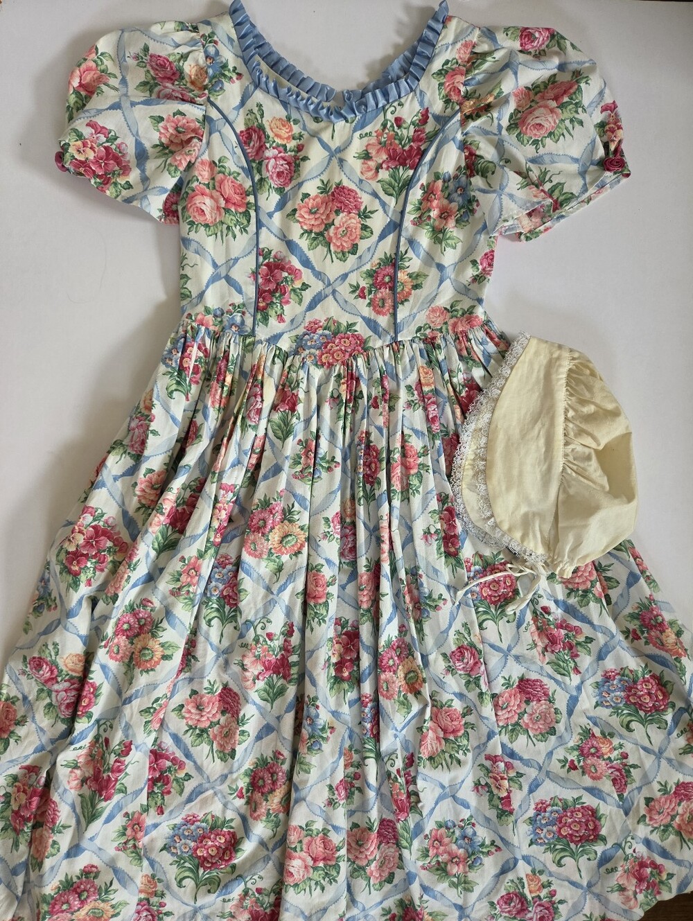 VTG Handmade cottagecore colonial prairie floral dress costume with bonnet